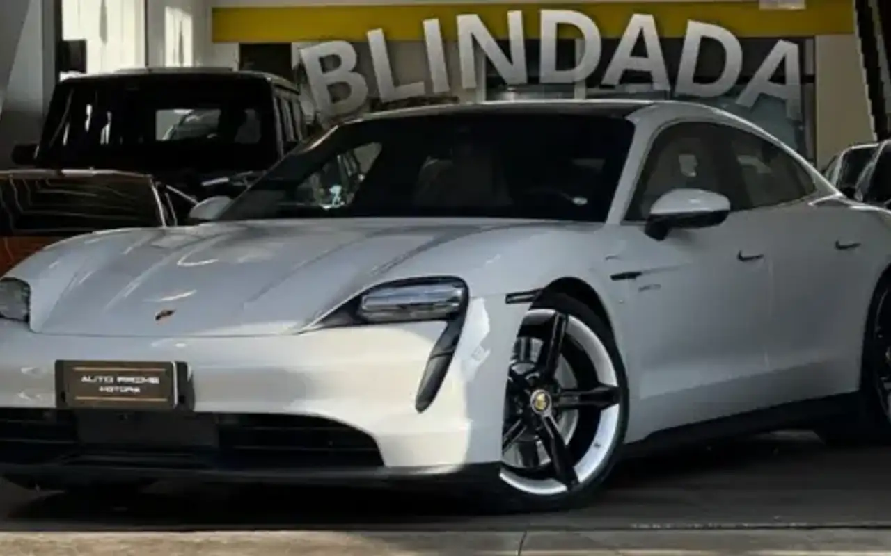 PORSCHE TAYCAN 4S ELÉTRICO — foto 1 de 17