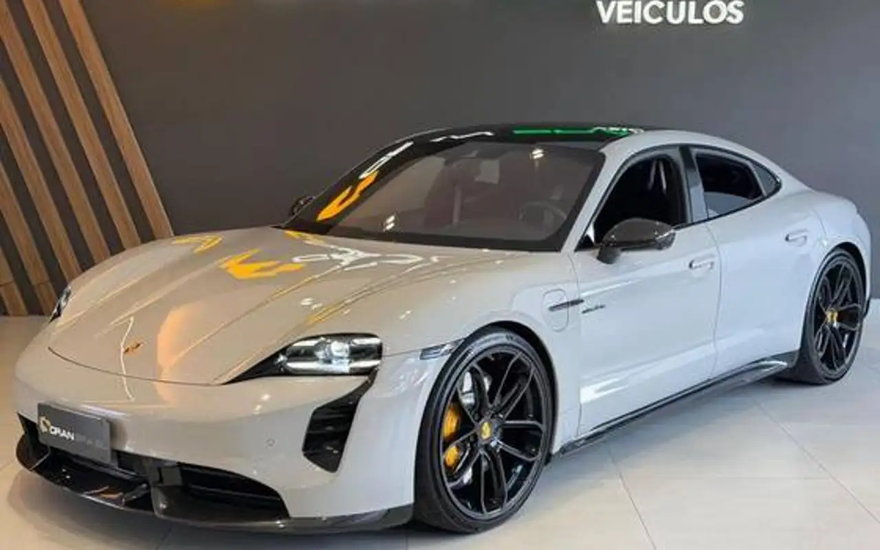 PORSCHE TAYCAN GTS ELÉTRICO — foto 1 de 20