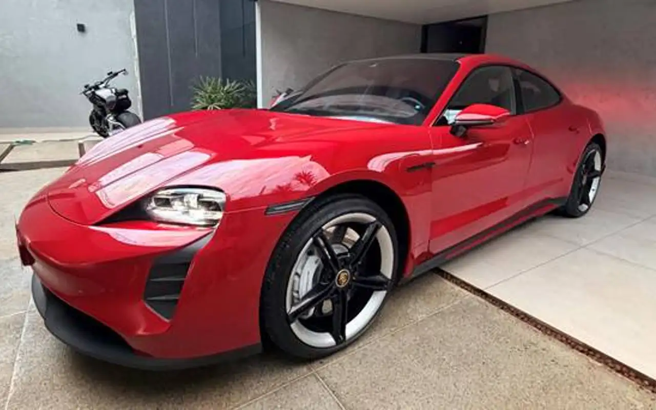 PORSCHE TAYCAN 4S ELÉTRICO — foto 1 de 8
