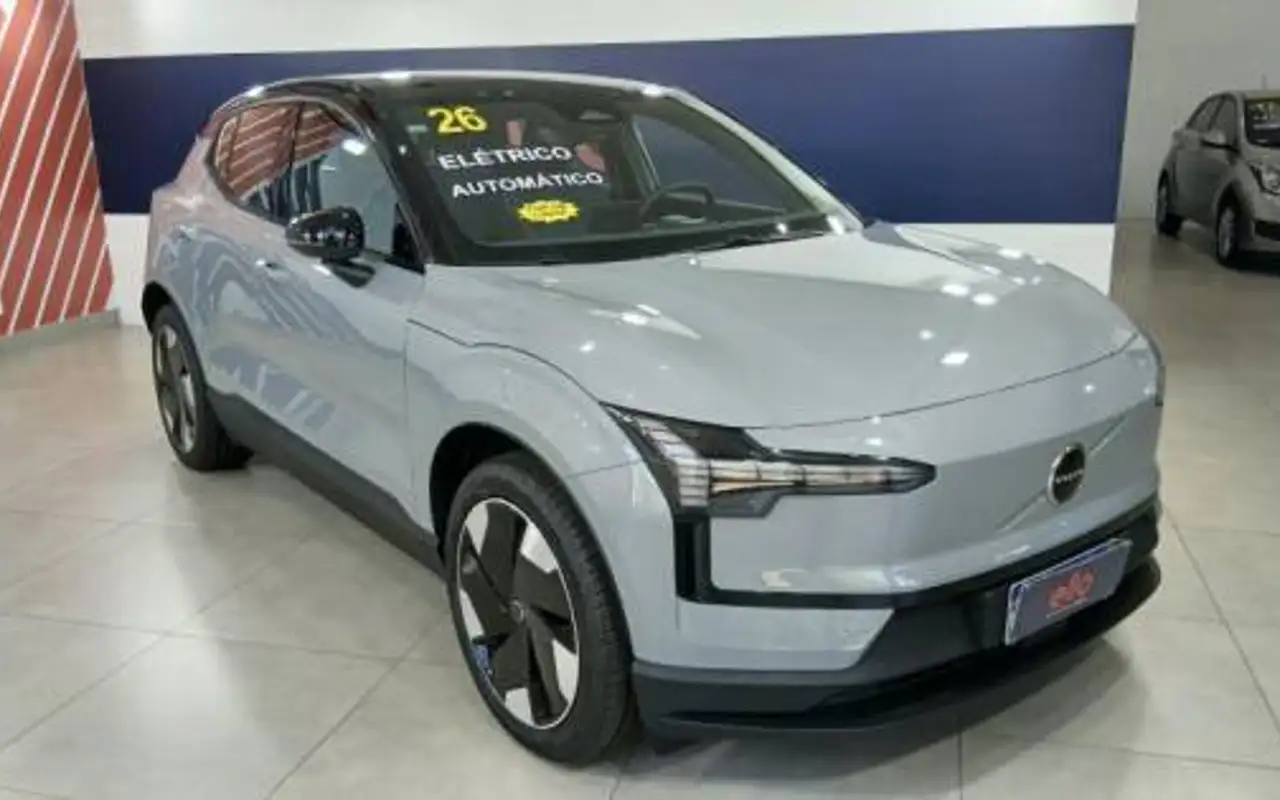 VOLVO EX30 69 KW ELÉTRICO PLUS — foto 1 de 17