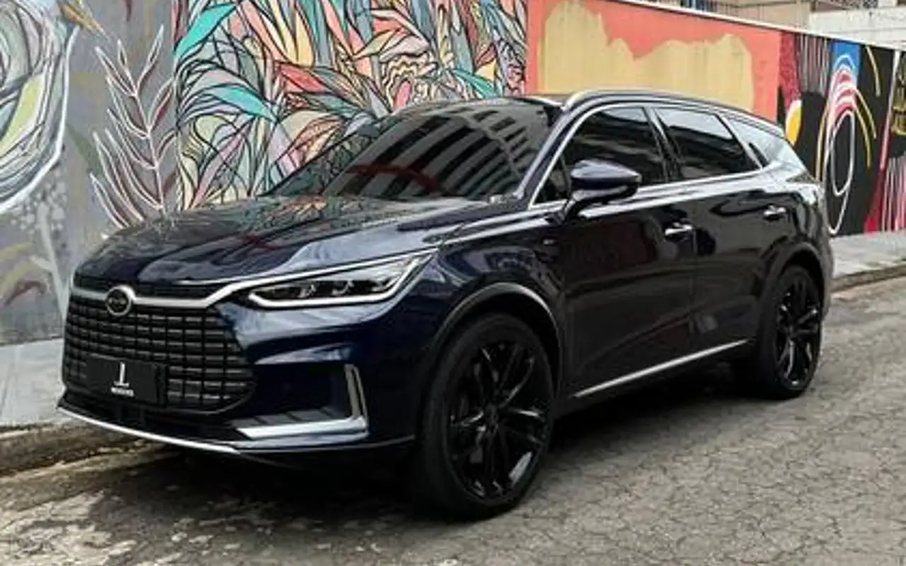 BYD TAN ELÉTRICO AWD — foto 1 de 8