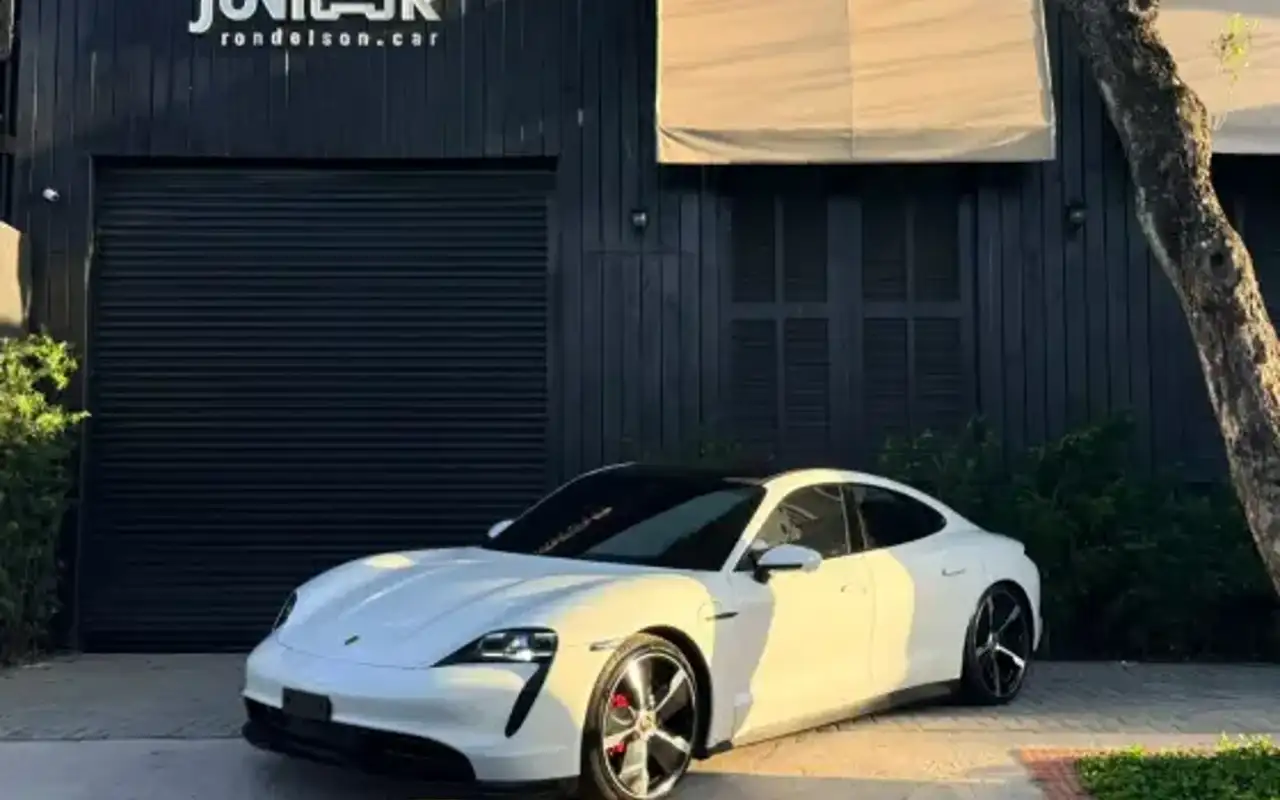 PORSCHE TAYCAN 4S ELÉTRICO — foto 1 de 20