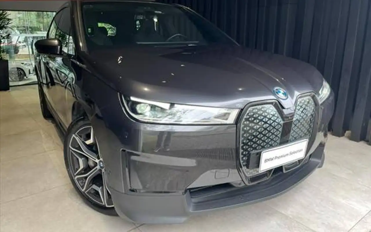 BMW iX ELÉTRICO XDRIVE40 — foto 1 de 18