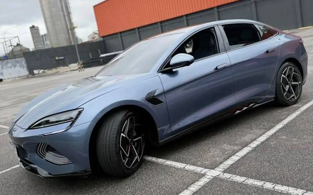 BYD SEAL 82,5 KW ELÉTRICO AWD — foto 1 de 12