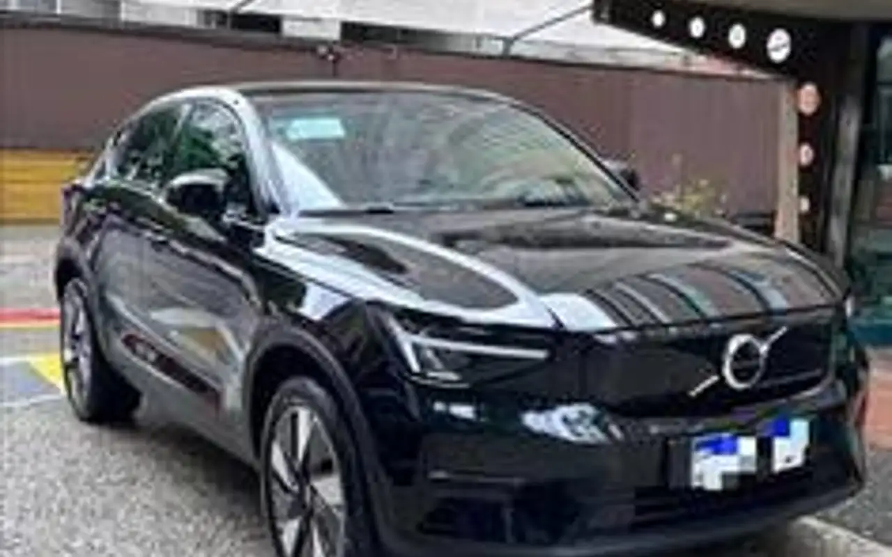 VOLVO EC40 P6 RECHARGE ELECTRIC PLUS — foto 1 de 11