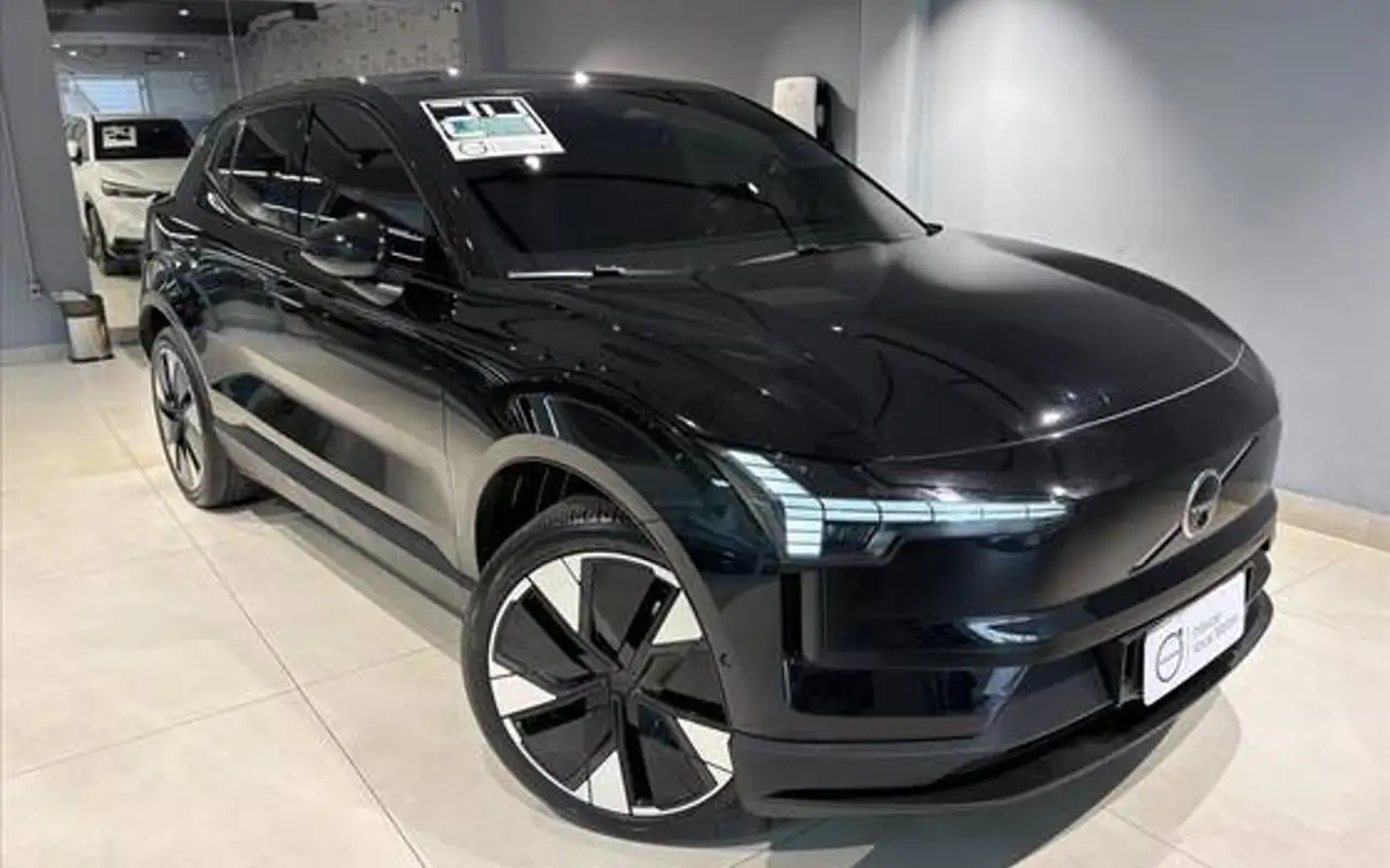 VOLVO EX30 69 KW ELÉTRICO ULTRA — foto 1 de 12