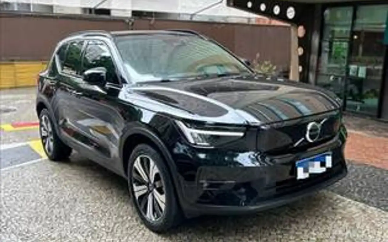 VOLVO XC40 P6 RECHARGE ELECTRIC PLUS — foto 1 de 10