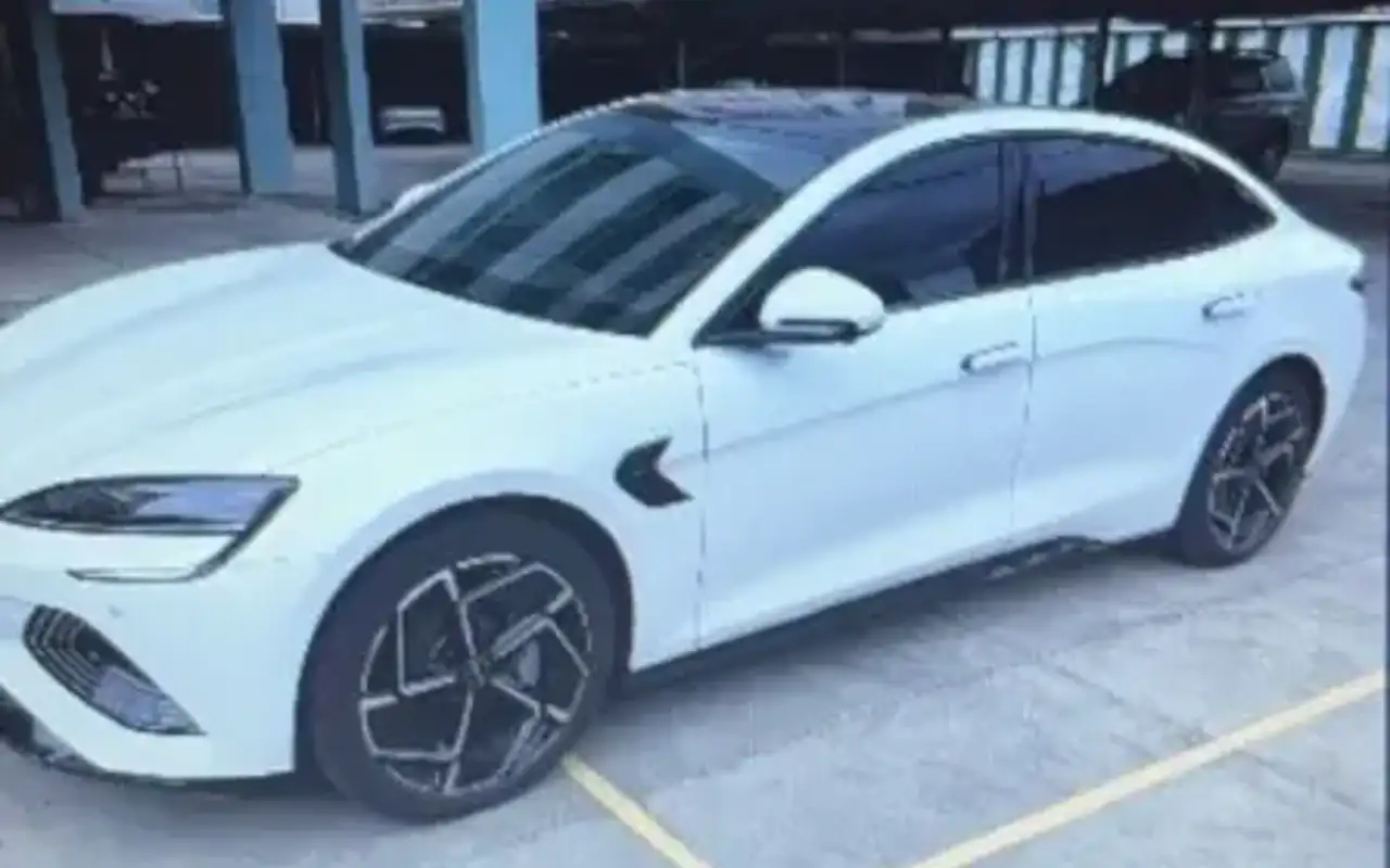 BYD SEAL 82,5 KW ELÉTRICO AWD — foto 1 de 4