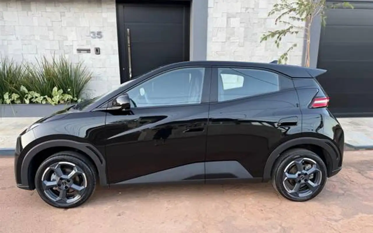 BYD DOLPHIN MINI 38 KW ELÉTRICO 5L — foto 1 de 4