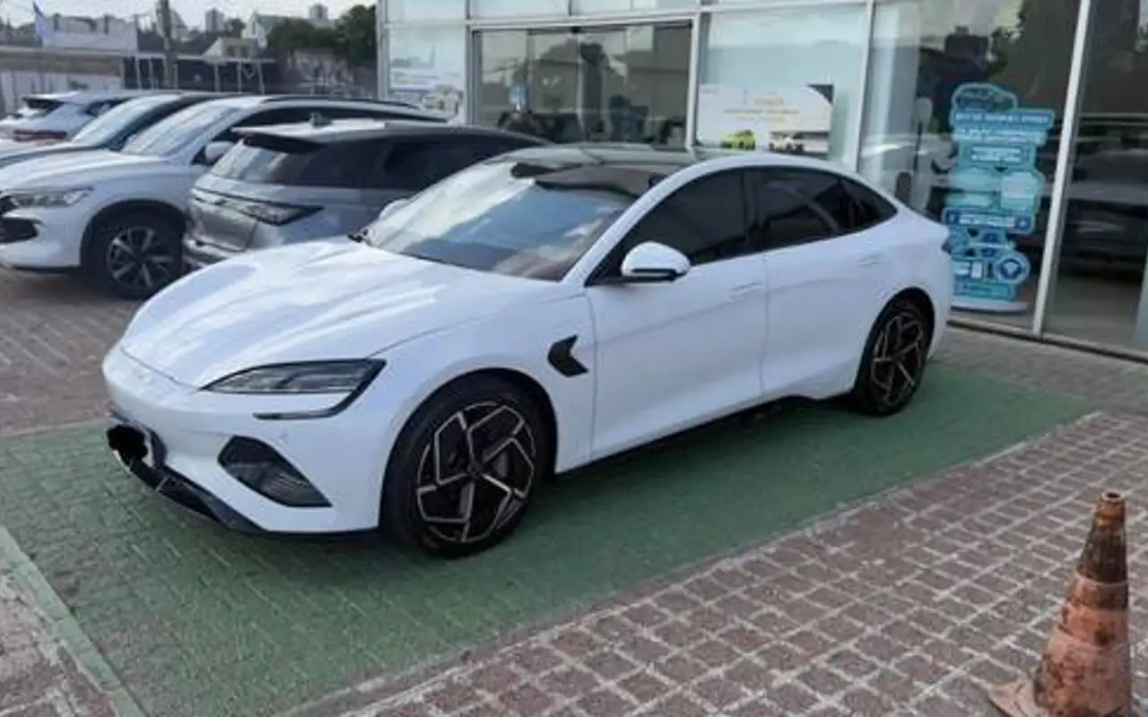 BYD SEAL 82,5 KW ELÉTRICO AWD — foto 1 de 6
