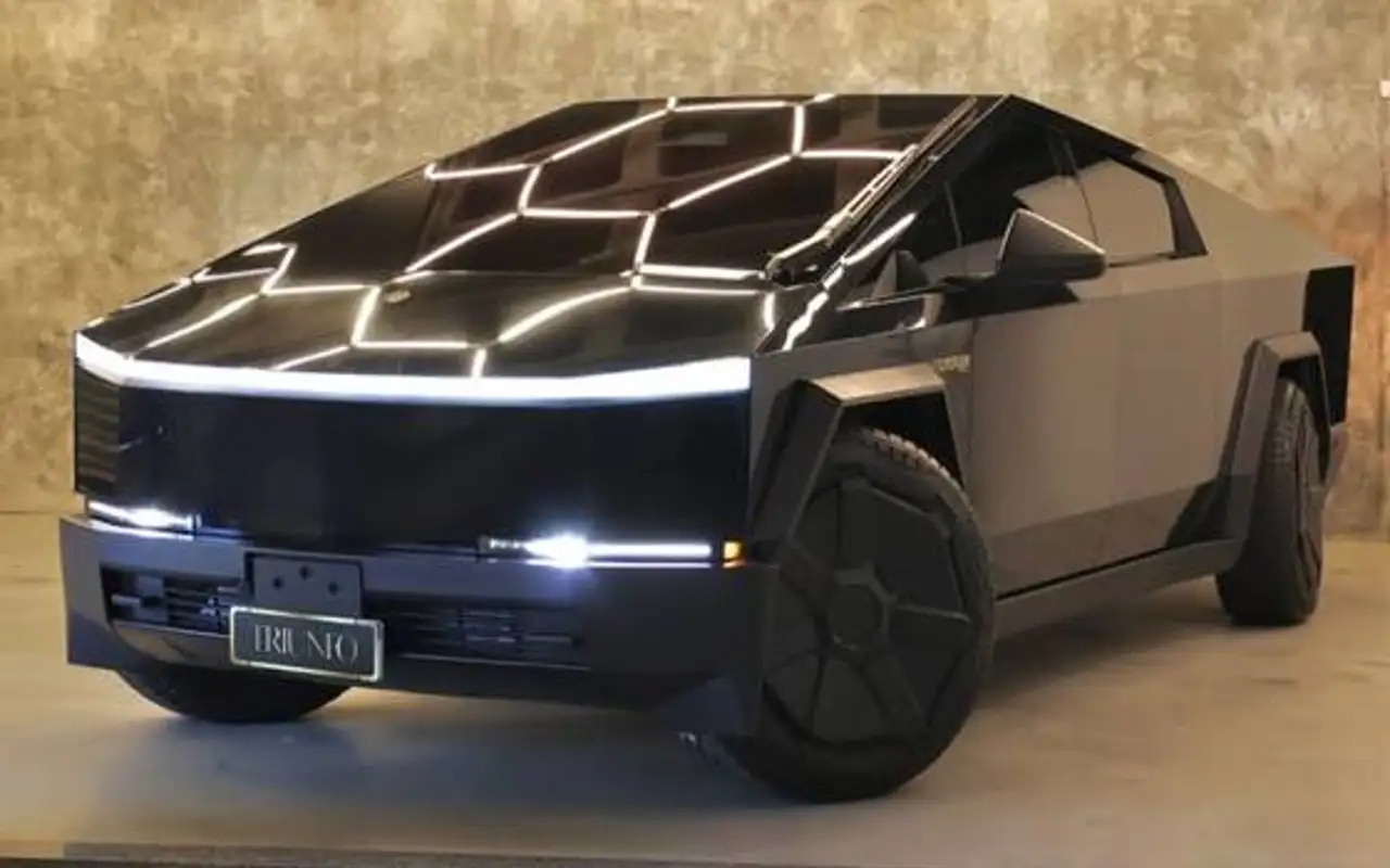 TESLA CYBERTRUCK 122,4 KW ELÉTRICO AWD — foto 1 de 12