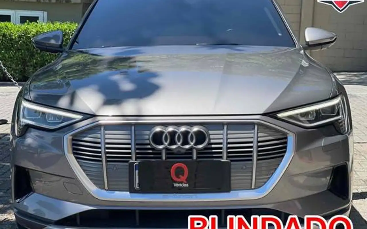 AUDI E-TRON ELÉTRICO SPORTBACK PERFORMANCE QUATTRO — foto 1 de 20