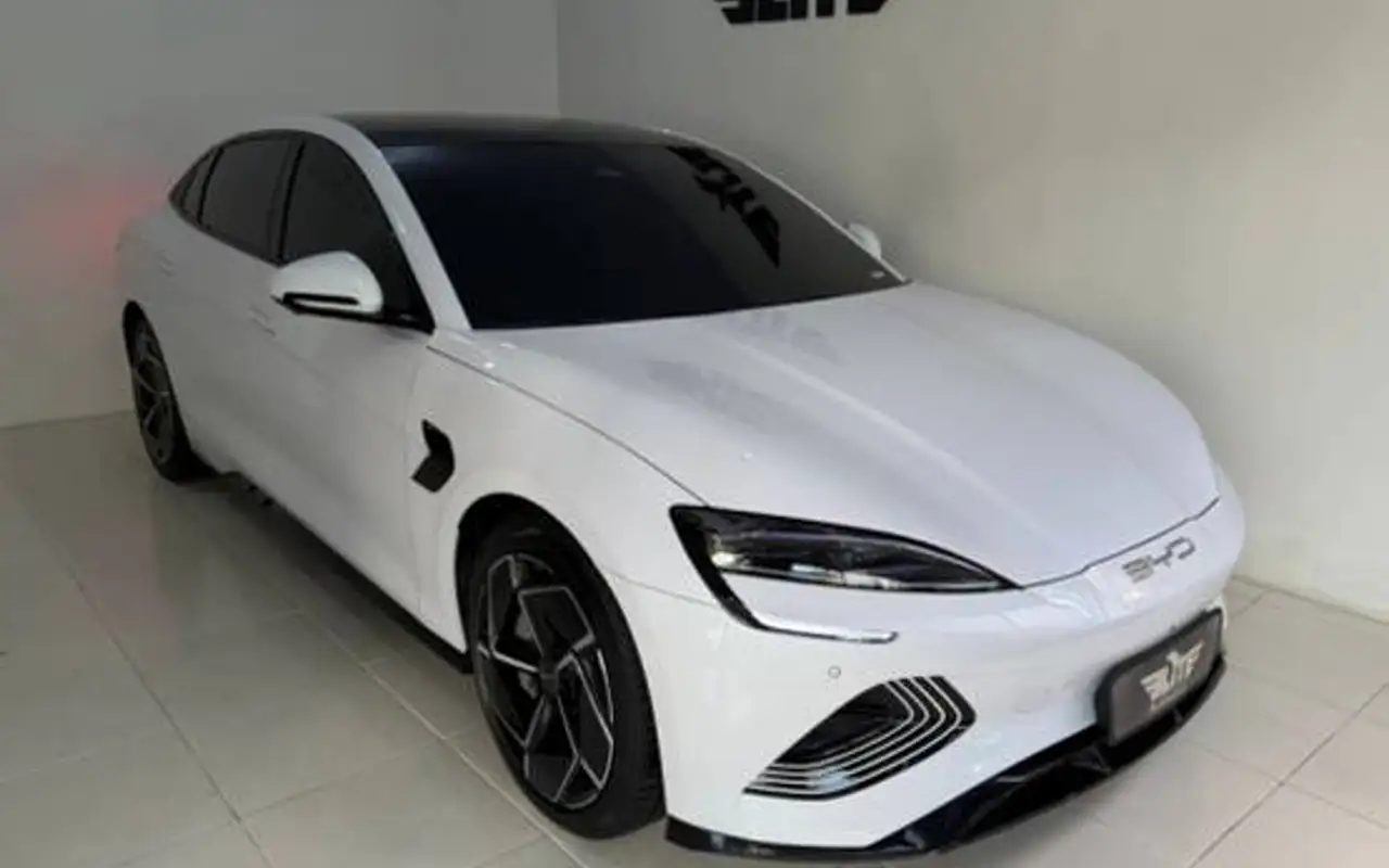 BYD SEAL 82,5 KW ELÉTRICO AWD — foto 1 de 14
