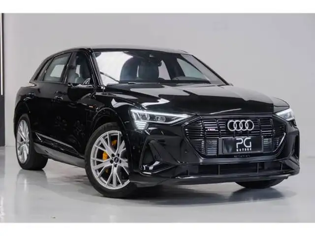 AUDI E-TRON ELÉTRICO PERFORMANCE BLACK QUATTRO em Valinhos, SP