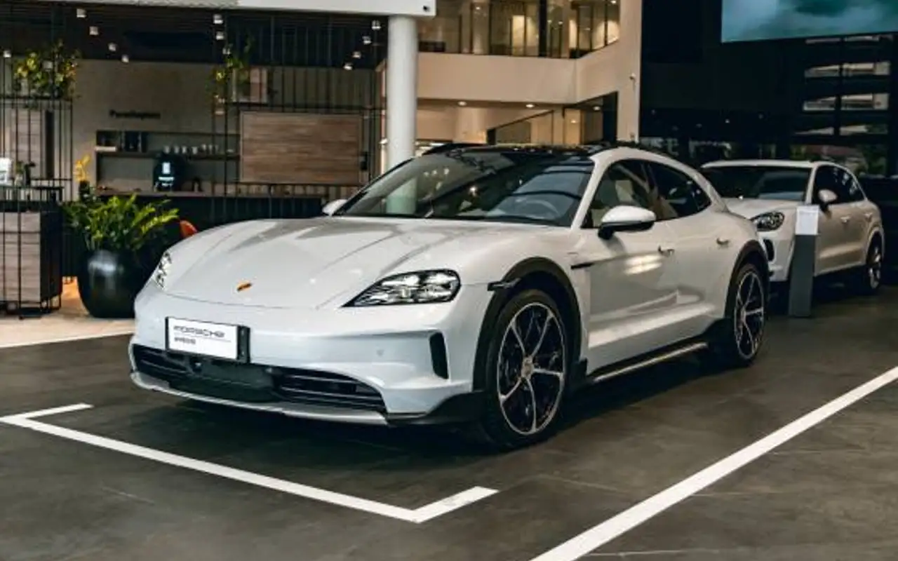 PORSCHE TAYCAN 4 CROSS TURISMO ELÉTRICO — foto 1 de 20