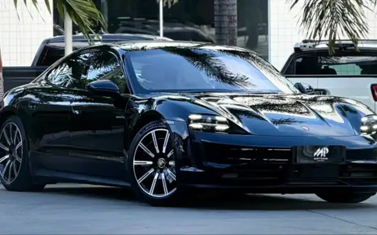 PORSCHE TAYCAN 4S ELÉTRICO — foto 1 de 16