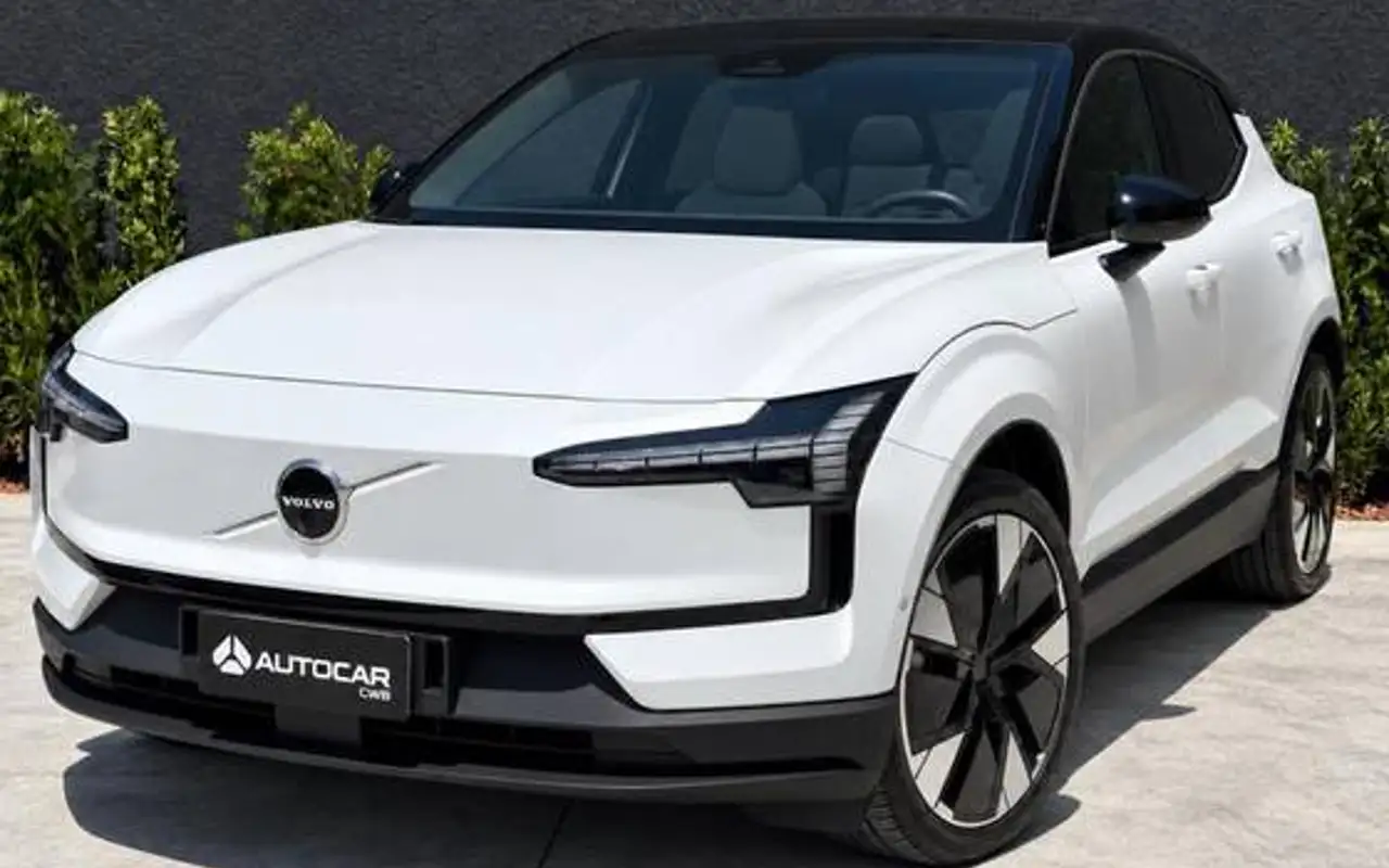 VOLVO EX30 69 KW ELÉTRICO ULTRA — foto 1 de 17