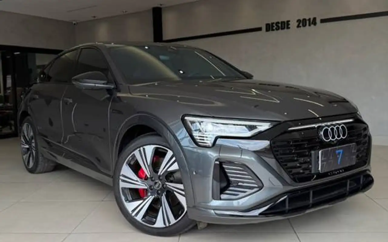 AUDI Q8 E-TRON 55 ELÉTRICO SPORTBACK PERFORMANCE BLACK QUATTRO — foto 1 de 20