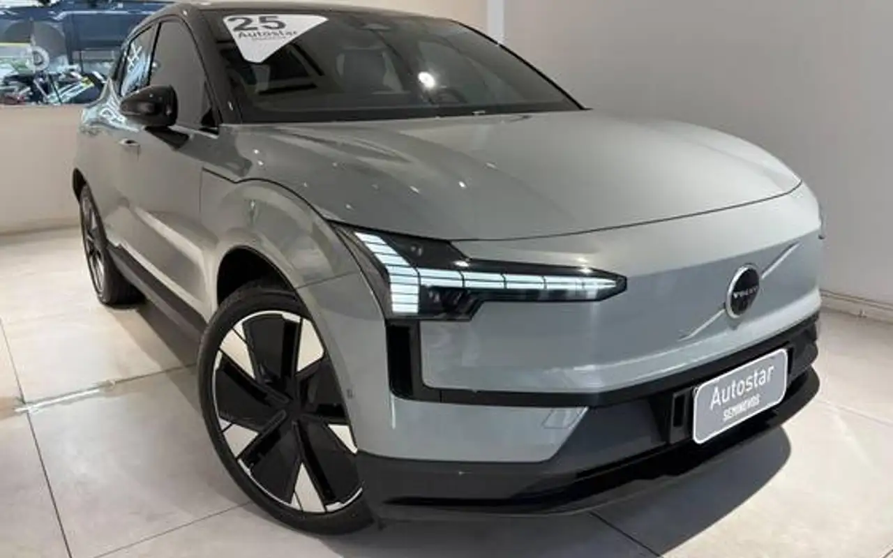 VOLVO EX30 69 KW ELÉTRICO ULTRA — foto 1 de 12
