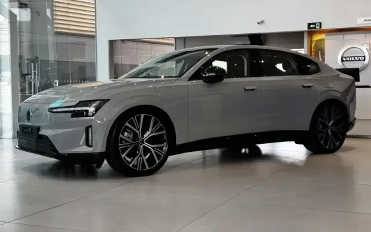 VOLVO ES90 106 KW ELÉTRICO ULTRA AWD — foto 1 de 15