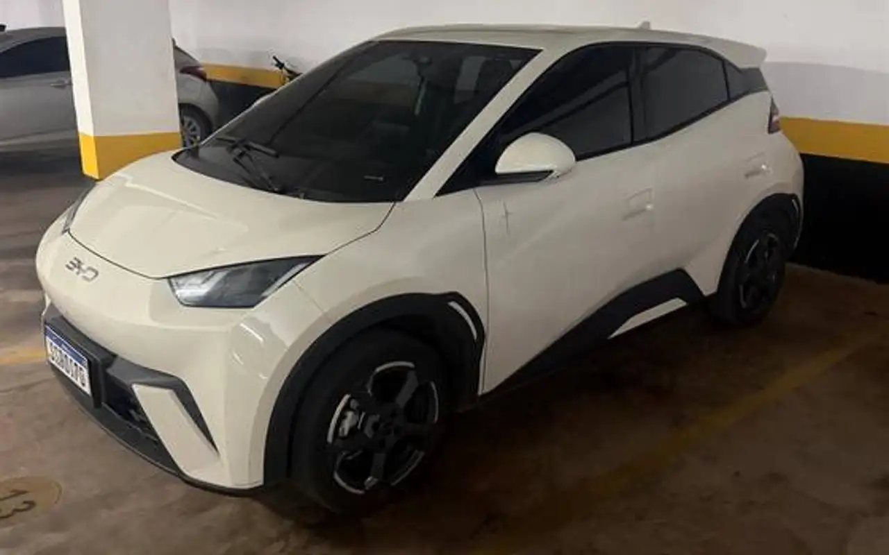 BYD DOLPHIN MINI 38 KW ELÉTRICO 5L — foto 1 de 5