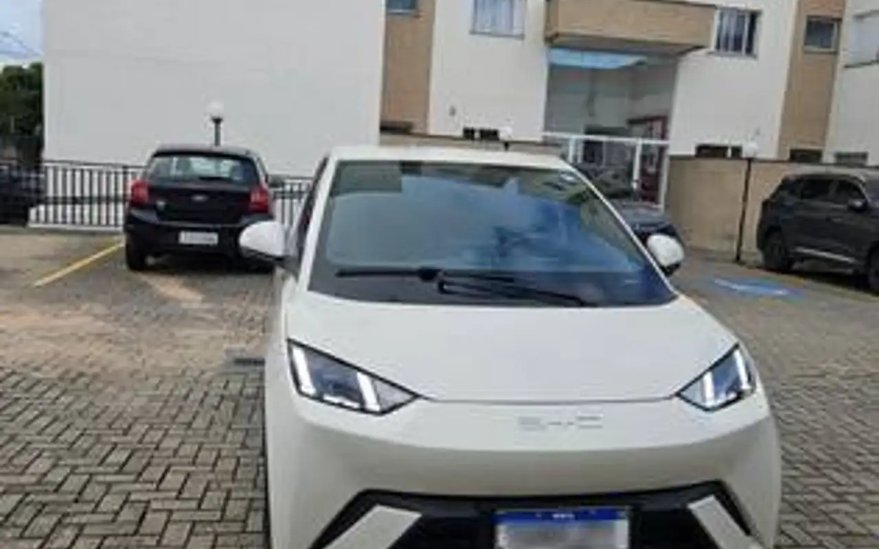 BYD DOLPHIN MINI 38 KW ELÉTRICO 5L — foto 1 de 8
